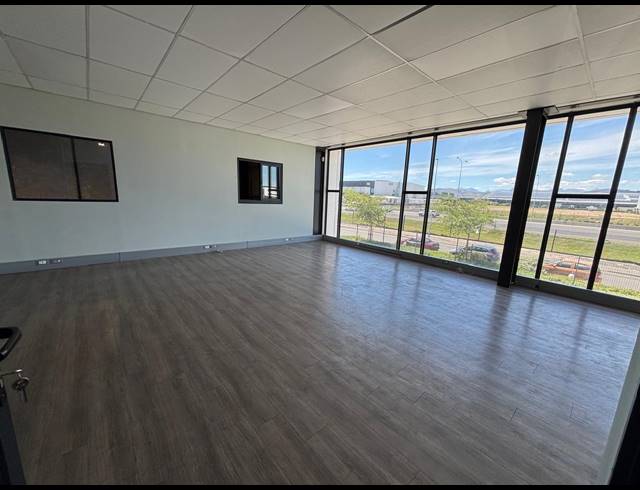 751M² FACTORY TO LET IN STIKLAND INDUSTRIAL